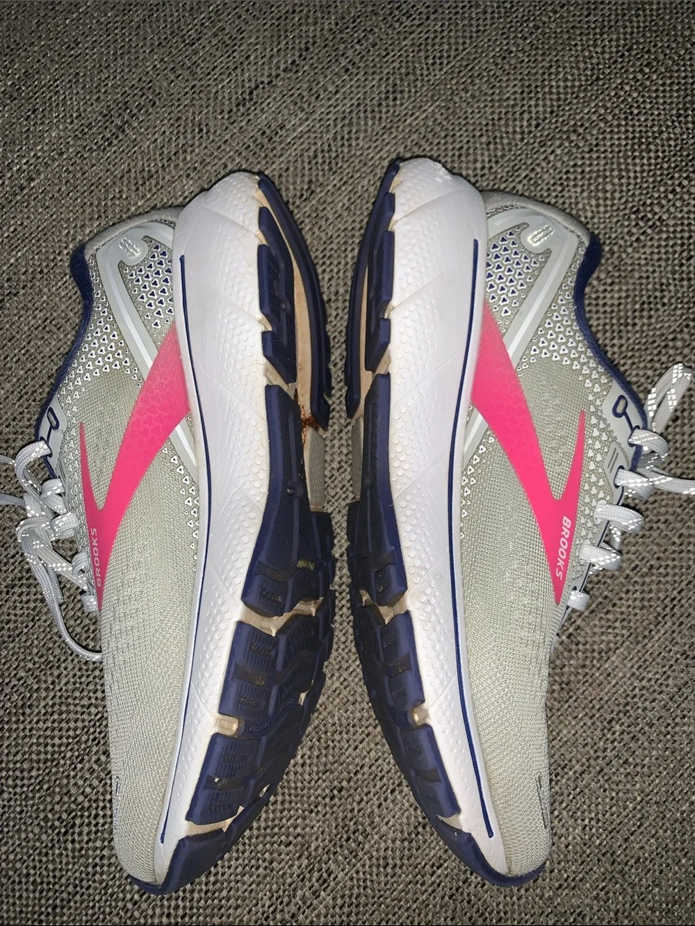 Brooks ghost 14 athletic tennis shoes running shoes size 7